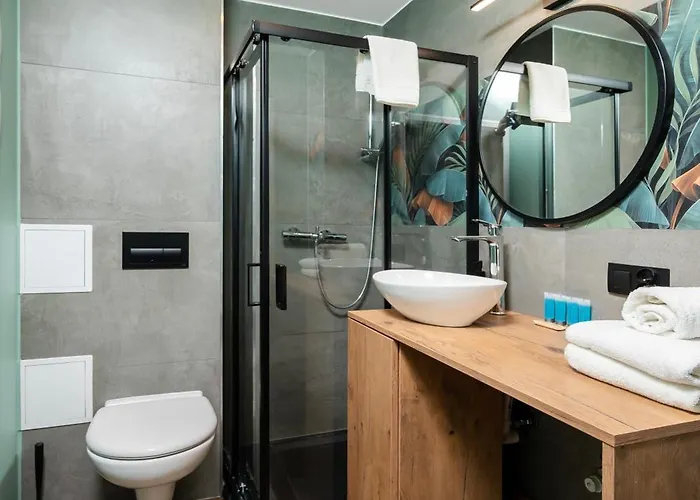 Soft - Kot Z Gazeta - Centrum By Bookinghost Łódź